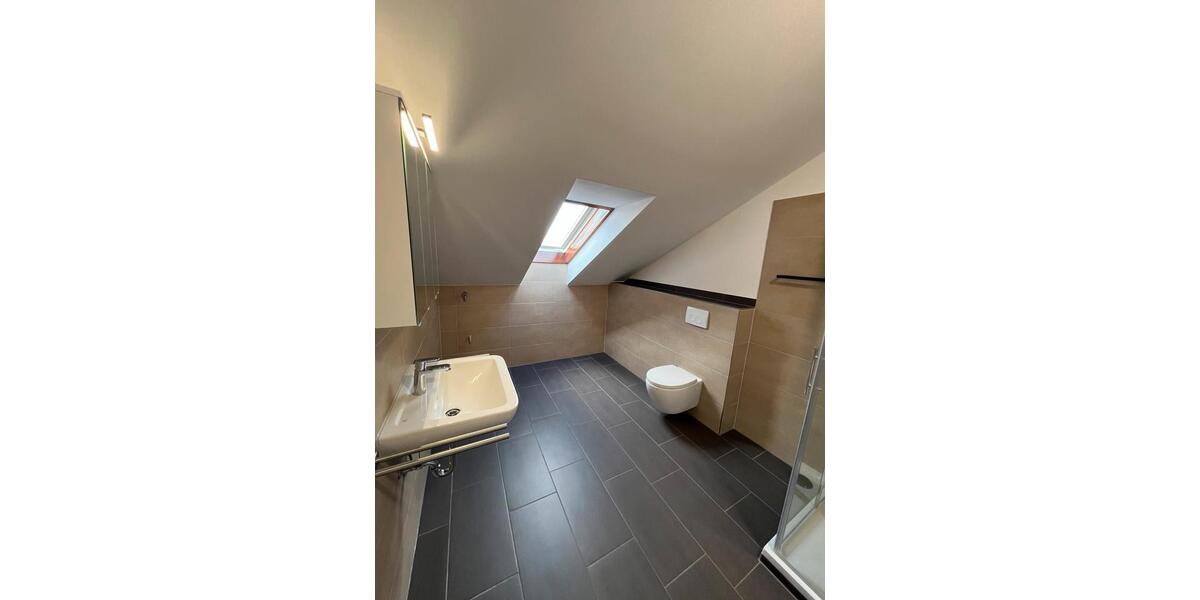 Dachgeschoßwohnung Schöllnach - 2 Zimmer, 60 m&sup2;, 600&euro; | Angebot:26465622
