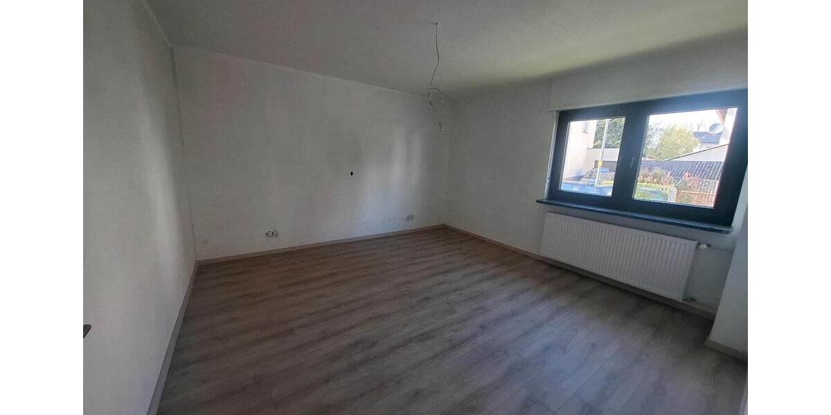 Erdgeschoßwohnung Großenlüder - 4.5 Zimmer, 100 m&sup2;, 1.150&euro; | Angebot:26254490