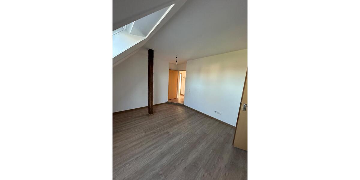 Dachgeschoßwohnung Ibbenbüren Bockraden - 6 Zimmer, 114 m&sup2;, 800&euro; | Angebot:25174394