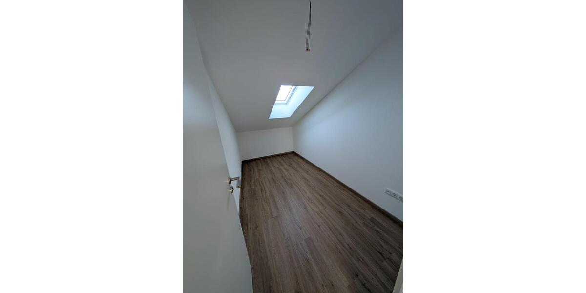 Dachgeschoßwohnung Essenbach - 2 Zimmer, 50 m&sup2;, 745&euro; | Angebot:26047079