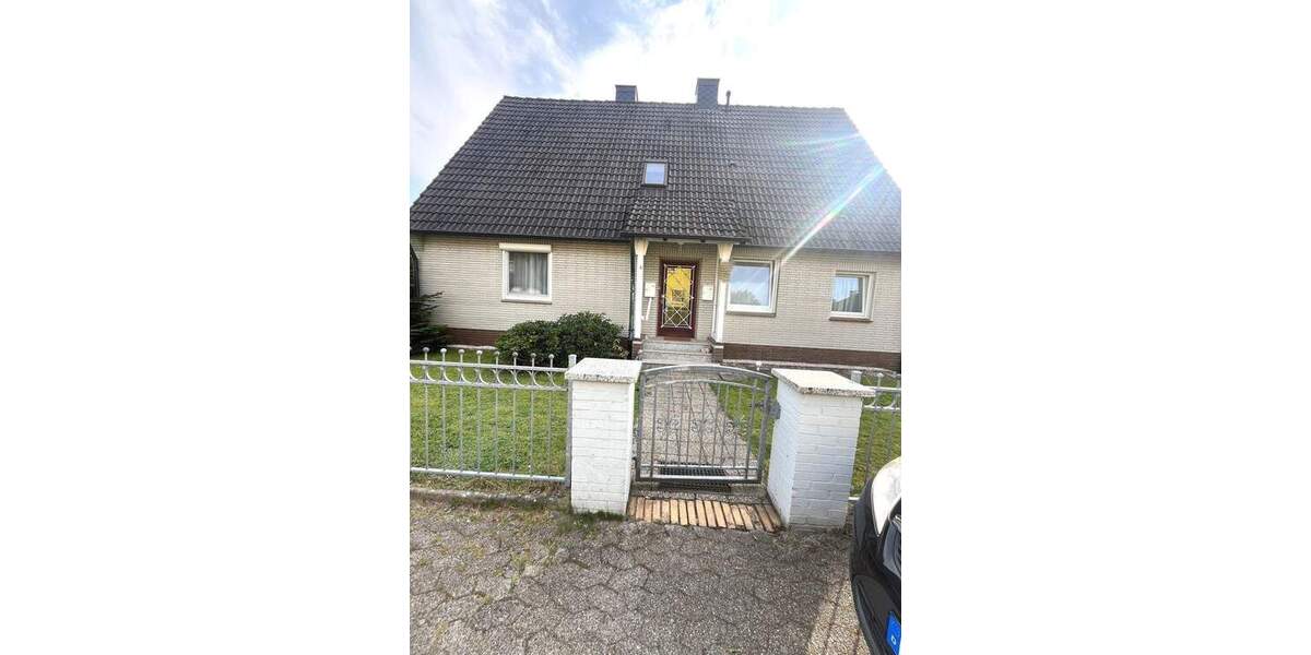 EG-WOHNUNG in einem Zwei-Familienhaus in ACHIM- BIERDEN mit GARTEN 4 zimmer