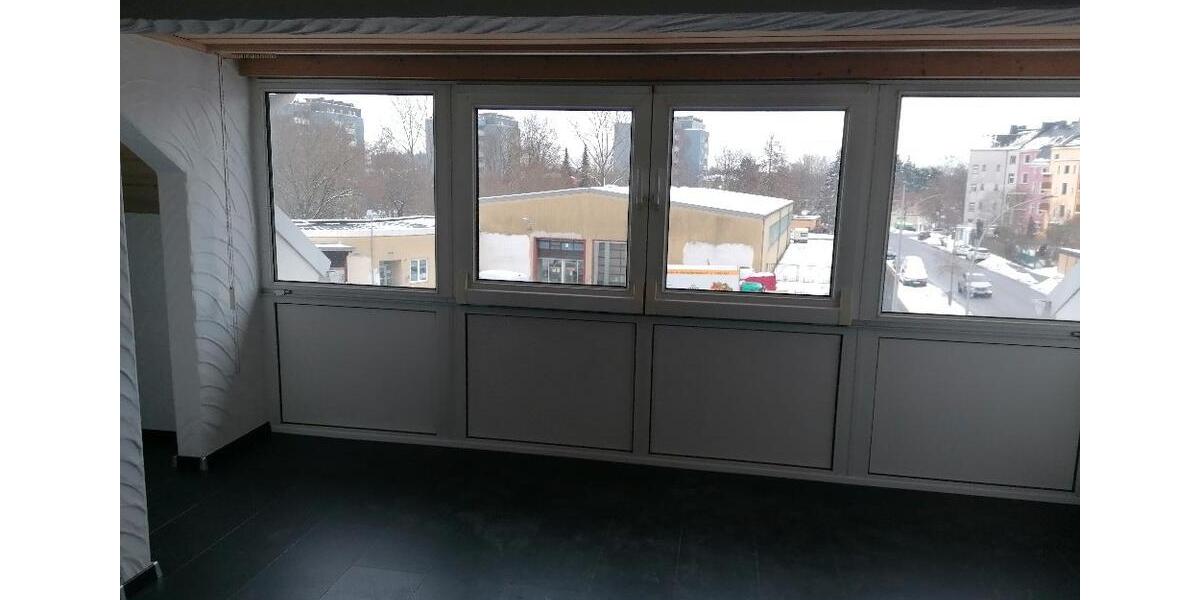 Dachgeschoßwohnung Hof Altstadt - 3 Zimmer, 100 m&sup2;, 590&euro; | Angebot:25978851