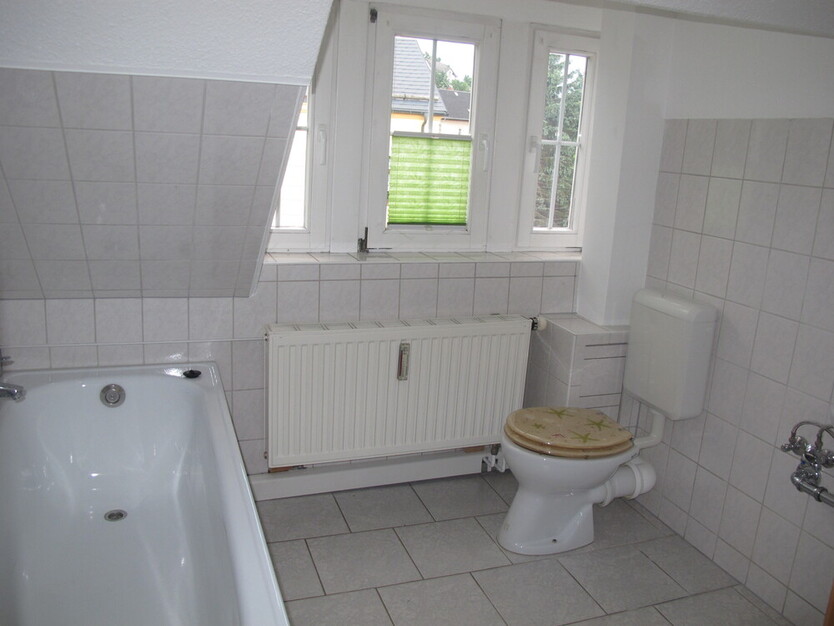 Drei-Zimmer-Dachwohnung in ruhiger Lage mit guter Fernsicht 3 zimmer