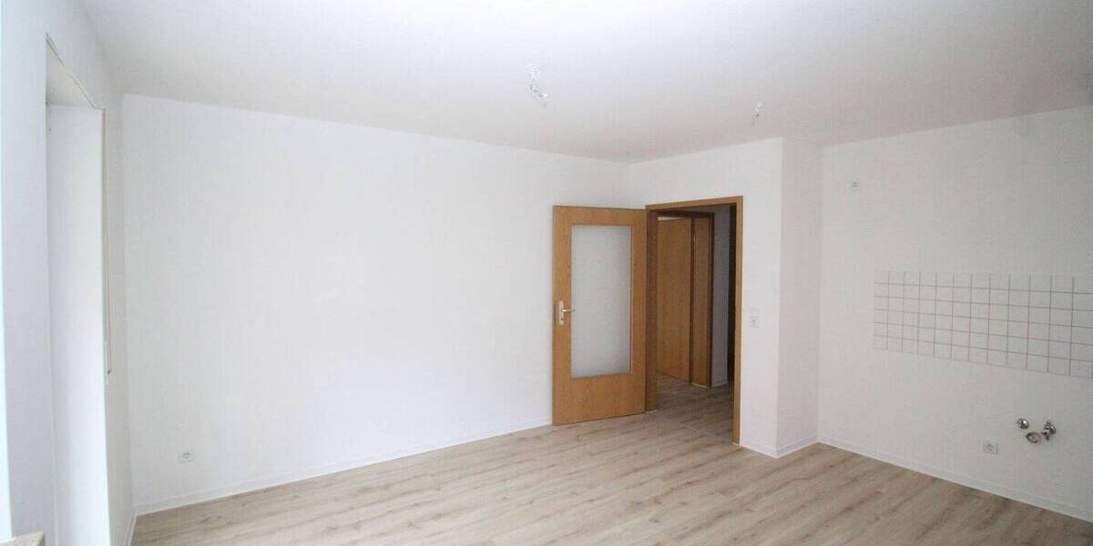 Etagenwohnung Niederfrohna - 2 Zimmer, 50 m&sup2;, 350&euro; | Angebot:26596621