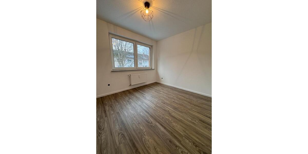 Etagenwohnung Siegen Dillnhütten - 4 Zimmer, 81 m&sup2;, 990&euro; | Angebot:25718247