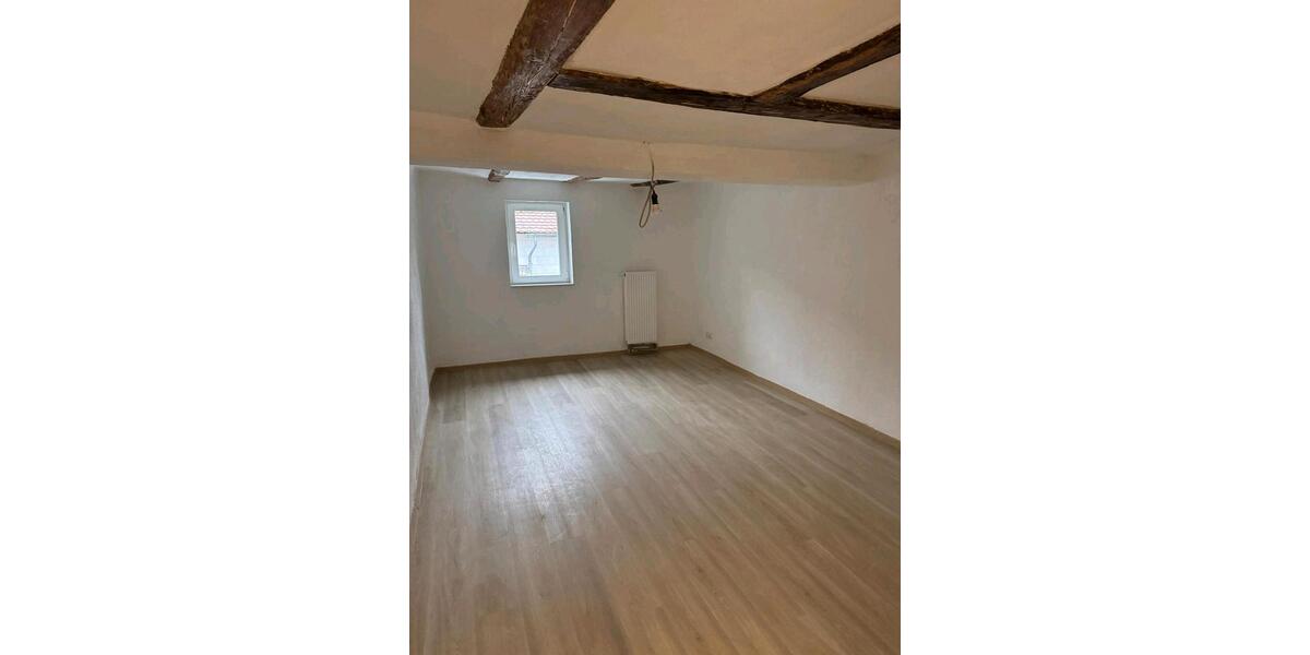 Etagenwohnung Homberg (Ohm) - 4 Zimmer, 105 m&sup2;, 1.000&euro; | Angebot:24853712