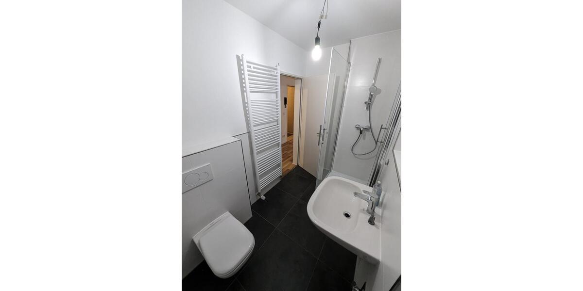 Etagenwohnung Wiesbaden Biebrich - 4 Zimmer, 96 m&sup2;, 1.400&euro; | Angebot:24946520