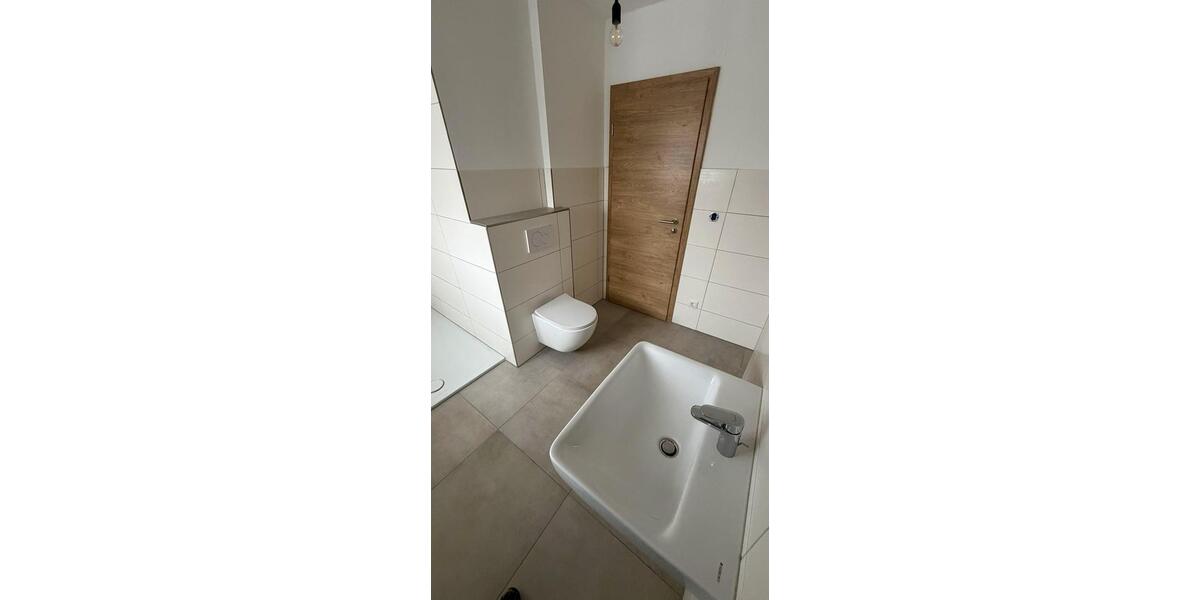 Dachgeschoßwohnung Nürnberg Erlenstegen - 4 Zimmer, 89 m&sup2;, 1.250&euro; | Angebot:24840827