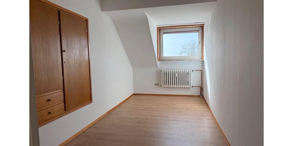 Dachgeschoßwohnung Gießen Wieseck - 3 Zimmer, 95 m&sup2;, 890&euro; | Angebot:26648491