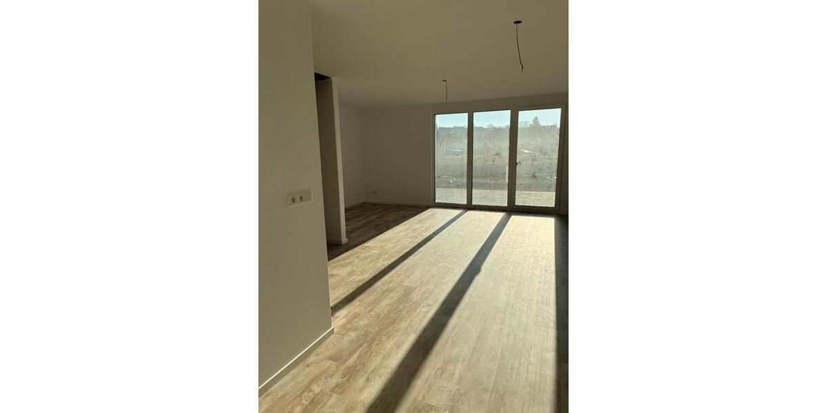 Etagenwohnung Pirna - 4 Zimmer, 120 m&sup2;, 1.800&euro; | Angebot:26041203