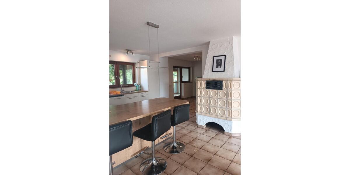 Wohnen auf Zeit Renningen - 4 Zimmer, 120 m&sup2;, 2.450&euro; | Angebot:23531176