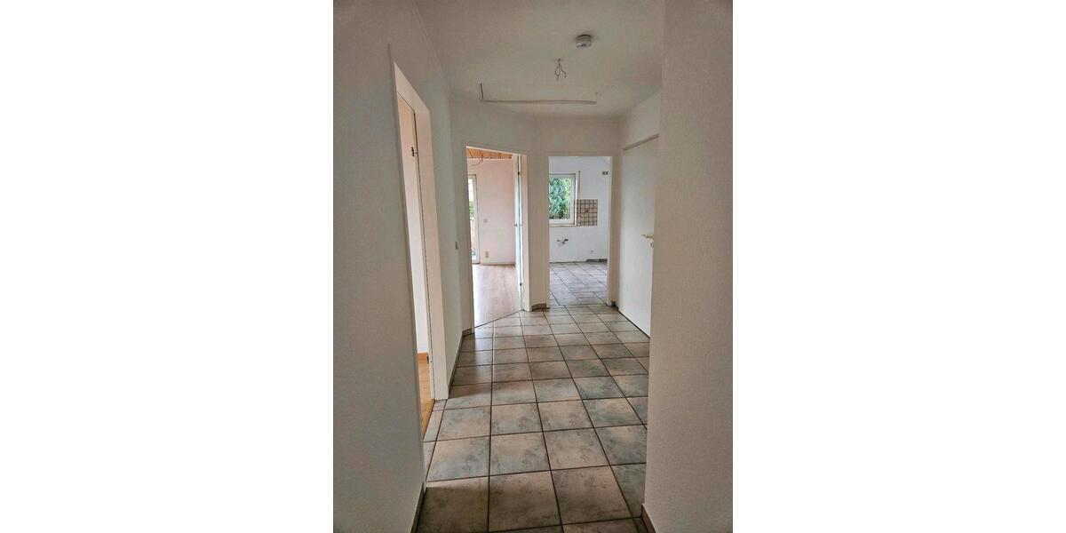 Dachgeschoßwohnung Erftstadt - 4 Zimmer, 83 m&sup2;, 800&euro; | Angebot:25959353