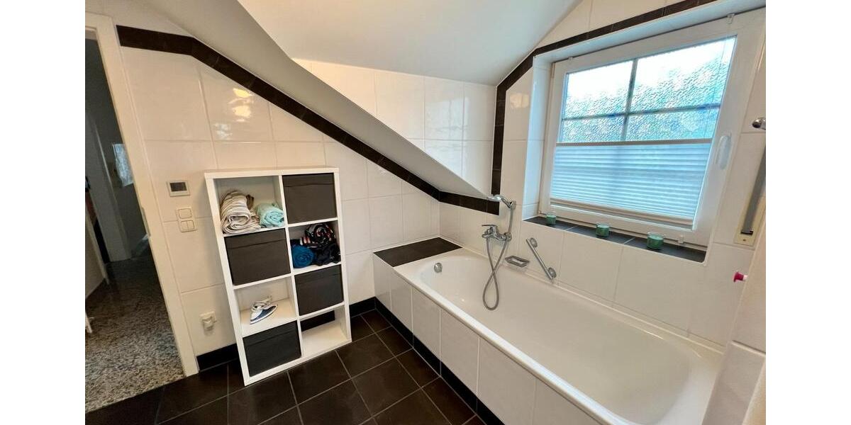 Einfamilienhaus Hallbergmoos - 7 Zimmer, 210 m&sup2;, 3.250&euro; | Angebot:26377737