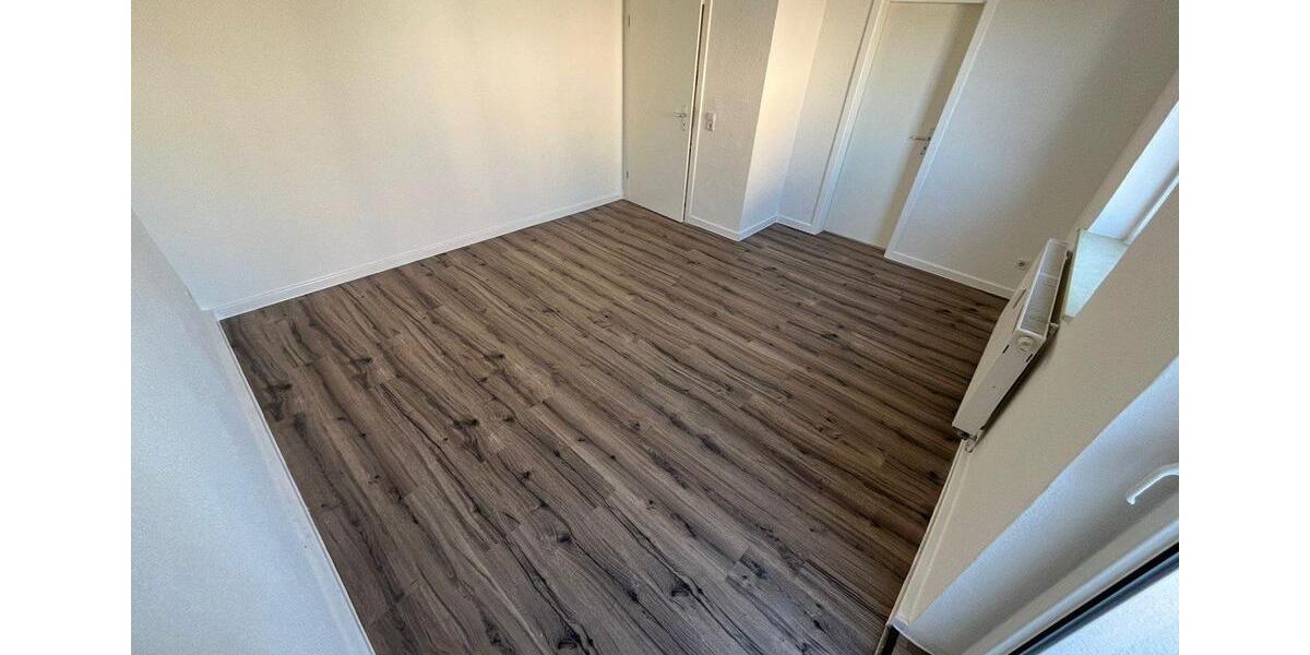 Etagenwohnung Glauchau - 3 Zimmer, 61 m&sup2;, 360&euro; | Angebot:26008277