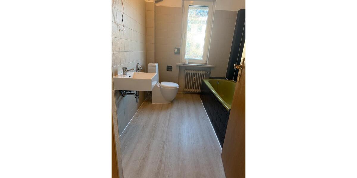 Großzügige 5-Zimmer-Wohnung mit ca. 30 m² Wohn- und Essbereich 5 zimmer