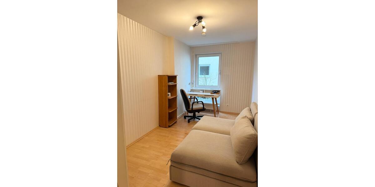 Hochparterre Böblingen - 4 Zimmer, 86 m&sup2;, 1.900&euro; | Angebot:24753274