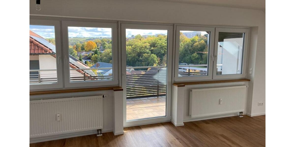 Helle neu modernisierte 3-Zimmer-Dachgeschosswohnung mit Loggia 3 zimmer