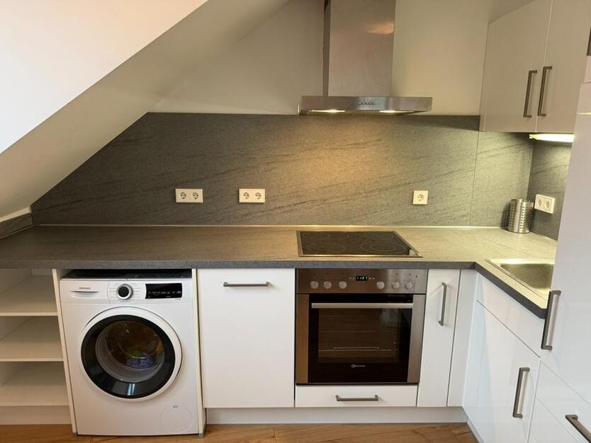 Untermiete Studio Schwabing DezemberJanuar (1.200€Monat) 1 zimmer