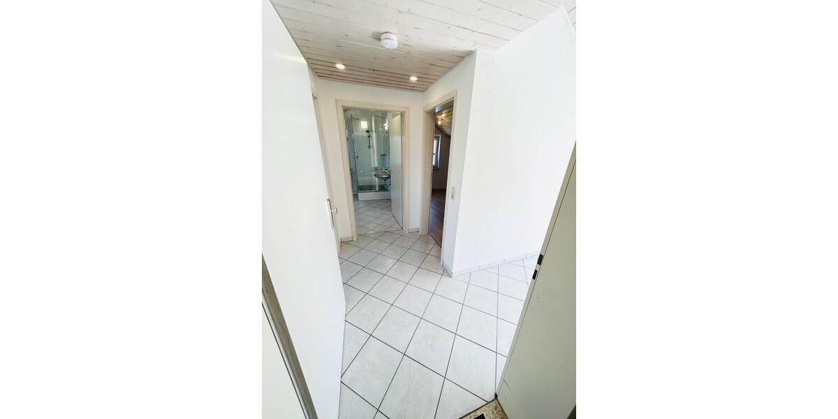 Dachgeschoßwohnung Markgröningen - 3 Zimmer, 76 m&sup2;, 912&euro; | Angebot:26695949