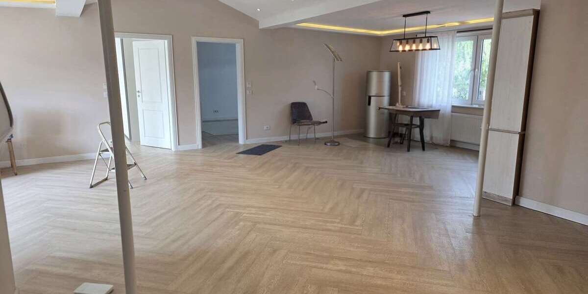 Etagenwohnung Hamburg Wandsbek - 4 Zimmer, 160 m&sup2;, 2.200&euro; | Angebot:26786178