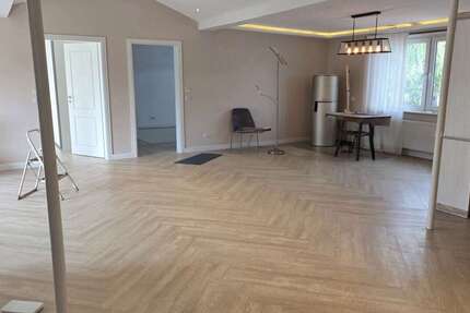 Wohnung Hamburg Wandsbek - 4 Zimmer, 160 m&sup2;, 2.200&euro; | Angebot:26786178