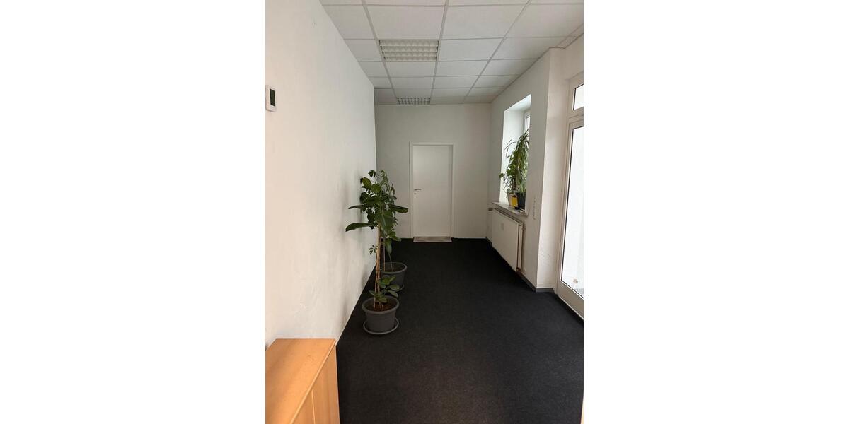 Erdgeschoßwohnung Haiger - 5 Zimmer, 190 m&sup2;, 1.000&euro; | Angebot:24590564