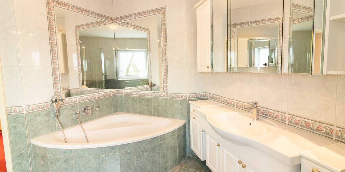 Etagenwohnung Malente Bad Malente-Gremsmühlen - 3 Zimmer, 168 m&sup2;, 1.800&euro; | Angebot:26016370