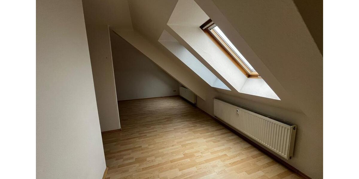 Dachgeschoßwohnung Bitterfeld-Wolfen Wolfen - 2 Zimmer, 87 m&sup2;, 653&euro; | Angebot:17645335