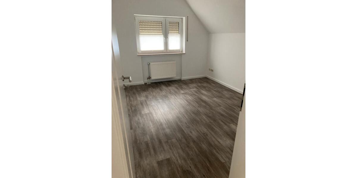 Etagenwohnung Mönchengladbach West - 3 Zimmer, 110 m&sup2;, 1.190&euro; | Angebot:26591552
