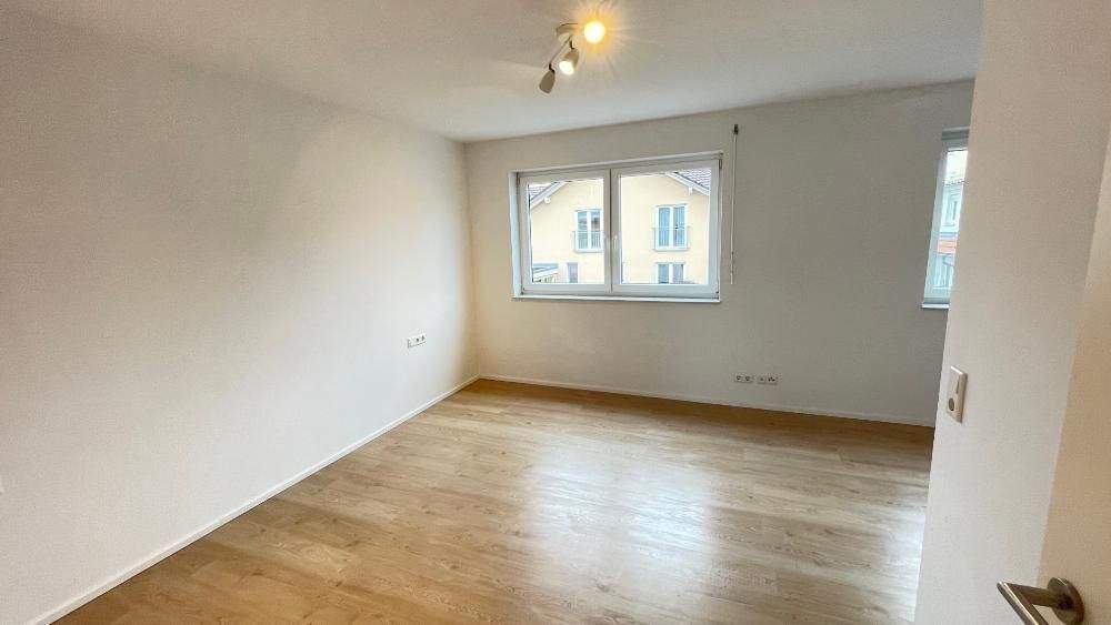 Doppelhaushälfte Holzgerlingen - 6 Zimmer, 160 m&sup2;, 3.633&euro; | Angebot:25800085