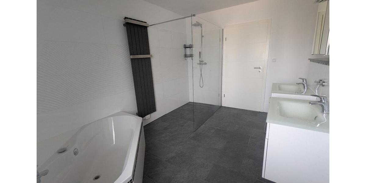 Etagenwohnung Friedrichsthal - 4 Zimmer, 130 m&sup2;, 960&euro; | Angebot:26236820