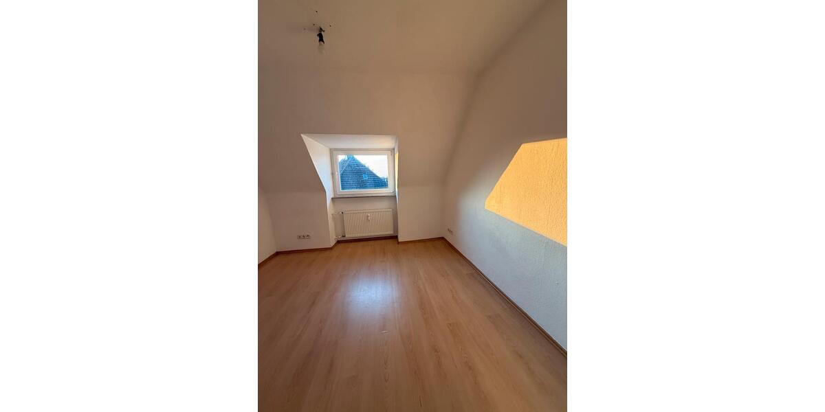 Dachgeschoßwohnung Soest - 4 Zimmer, 73 m&sup2;, 721&euro; | Angebot:26116303