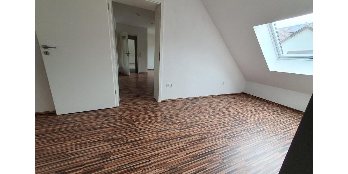 Dachgeschoßwohnung Hilpoltstein - 4 Zimmer, 170 m&sup2;, 1.200&euro; | Angebot:26425712