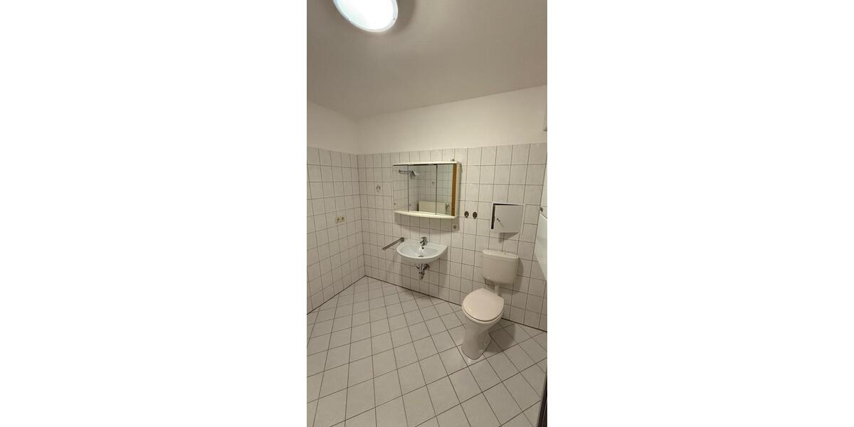 Dachgeschoßwohnung Aken (Elbe) - 1 Zimmer, 65 m&sup2;, 390&euro; | Angebot:25830793