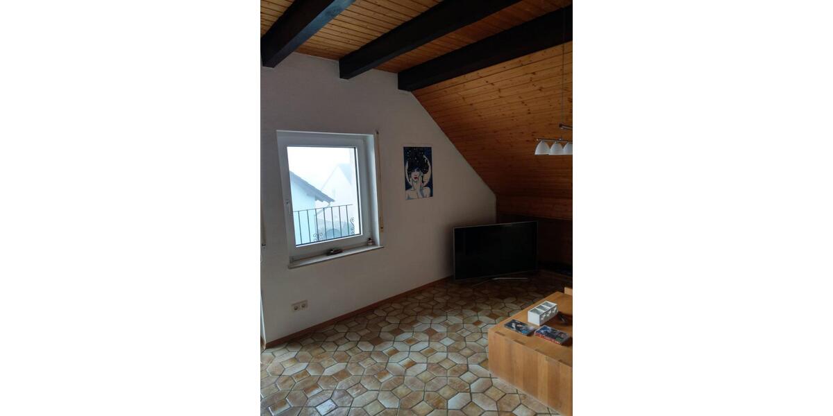 Dachgeschoßwohnung Bodenheim - 3 Zimmer, 95 m&sup2;, 1.200&euro; | Angebot:26018470