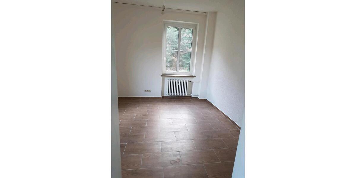 Erdgeschoßwohnung Sitzendorf - 4 Zimmer, 82 m&sup2;, 490&euro; | Angebot:25886936