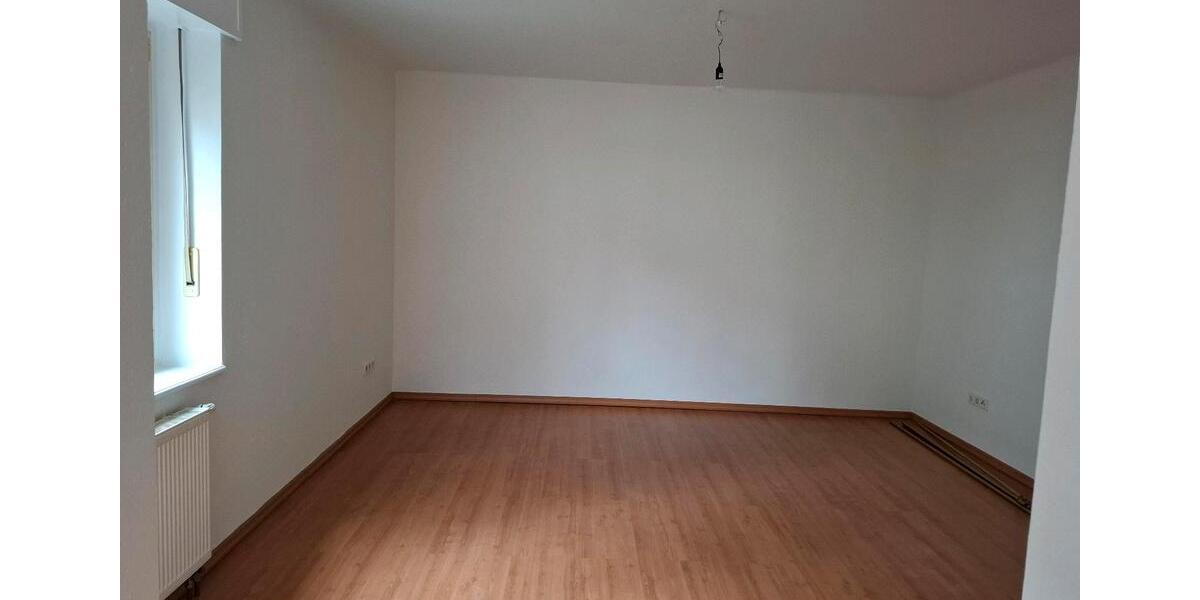 3 Zi, Kü,Bad,Balkon,Gäste WC,EG mit Stufen Dillingen Pachten 2 zimmer