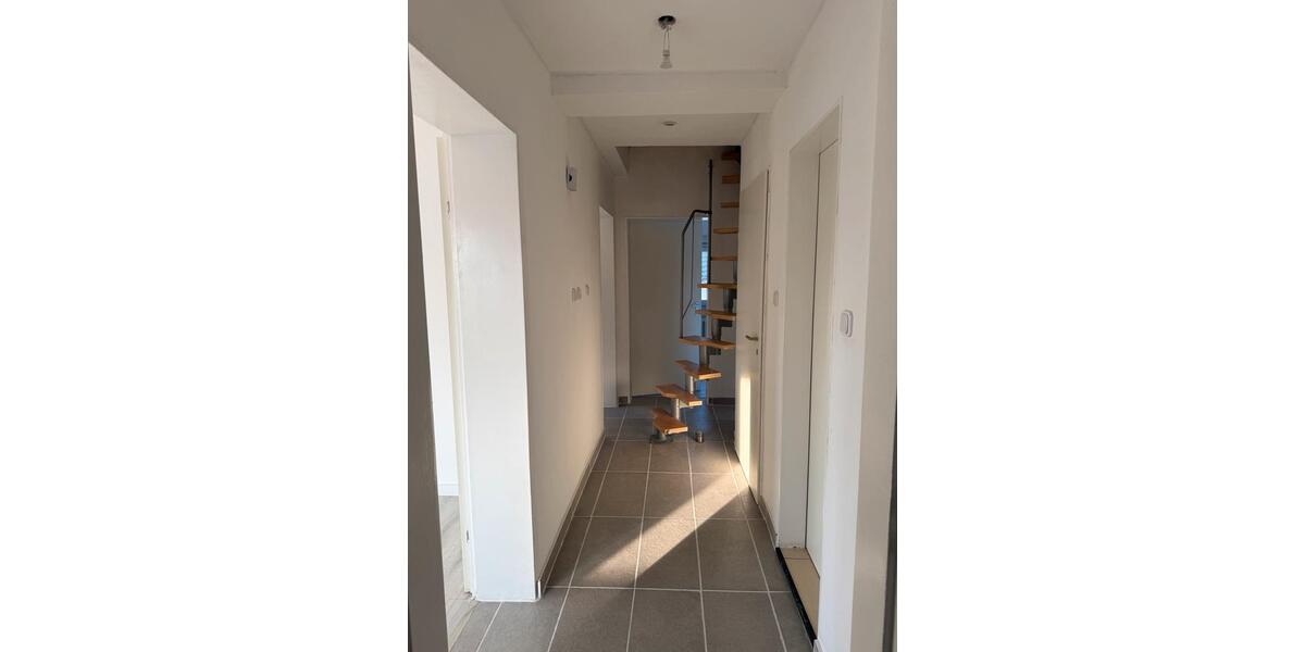 Maisonettenwohnung Karben - 3 Zimmer, 130 m&sup2;, 1.500&euro; | Angebot:24640860