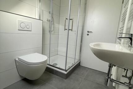 Modernisierte helle 2 Zimmer Wohnung zimmer
