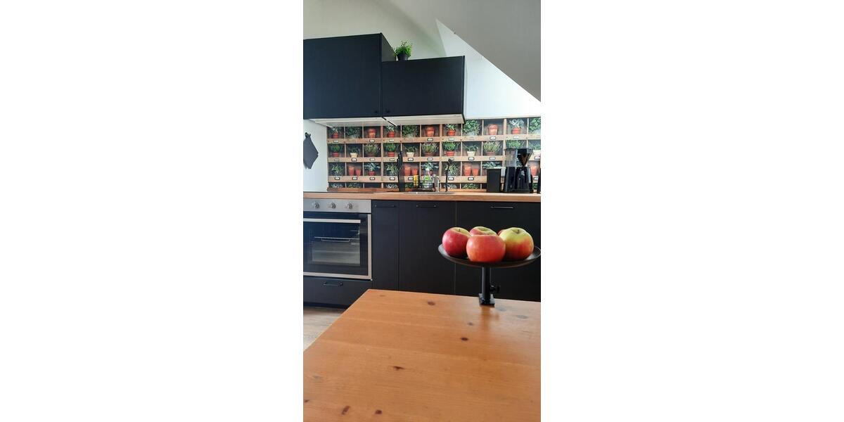 Möblierte Dachgeschosswohnung auf Zeit zu vermieten 1 zimmer