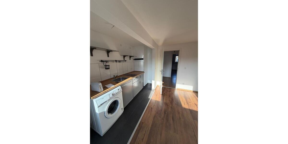 Dachgeschoßwohnung Essen Südviertel - 2 Zimmer, 49 m&sup2;, 590&euro; | Angebot:25292834