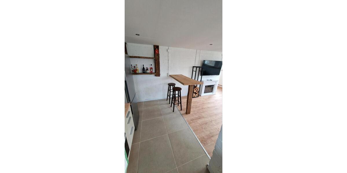 Helle, möblierte 2-Zimmer-Wohnung mit Garten & Parkplatz (65 m²) 2 zimmer