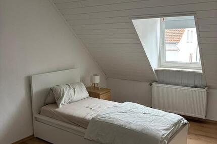 ERSTBEZUG: FRISCH RENOVIERTE WG-ZIMMER IN TOP-LAGE 4 zimmer