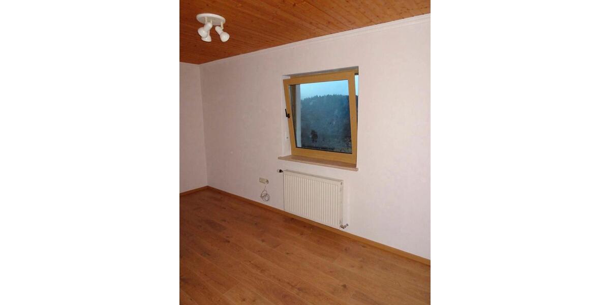 Etagenwohnung Schöfweg - 4 Zimmer, 130 m&sup2;, 800&euro; | Angebot:26367728