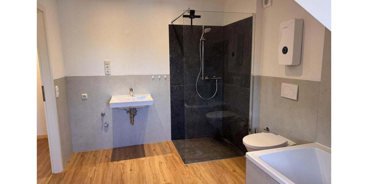 Dachgeschoßwohnung Lüneburg Ebensberg - 2 Zimmer, 120 m&sup2;, 1.500&euro; | Angebot:25648228