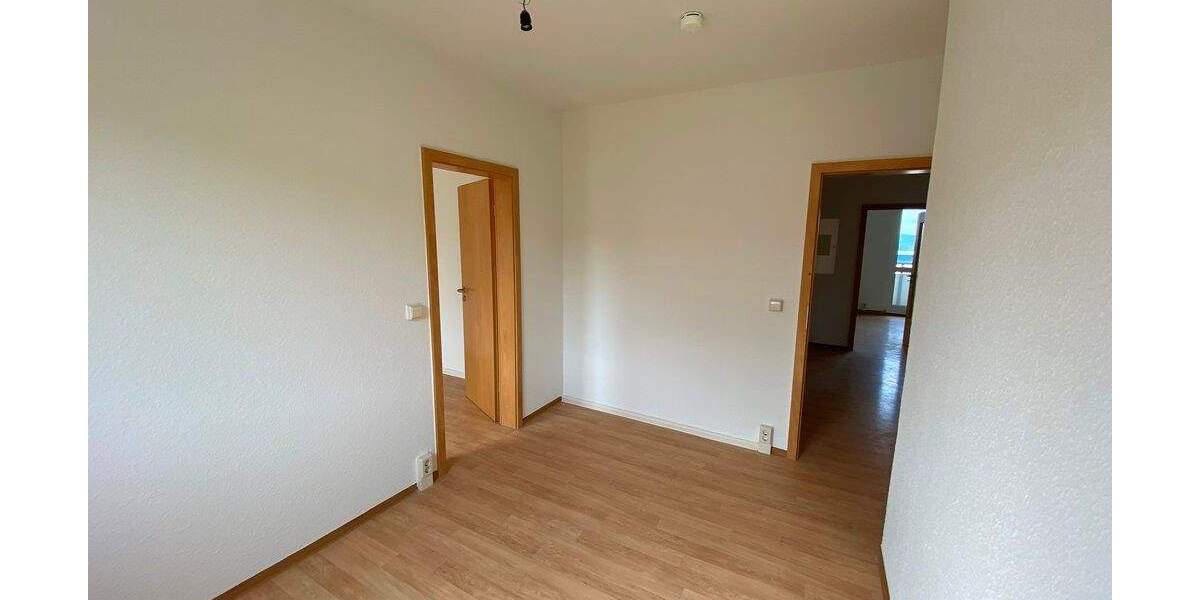 Etagenwohnung Suhl Neundorf - 4 Zimmer, 64 m&sup2;, 340&euro; | Angebot:25268283