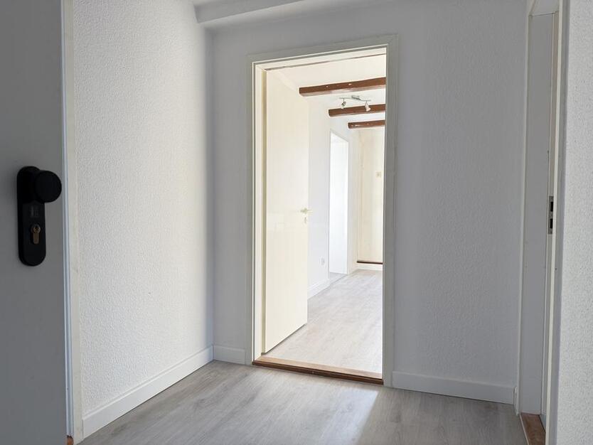 Schönes Wohnen in der City - geräumige 2,5 Zimmer + Galerie mit Ausblick über die Dächer der Stadt zimmer