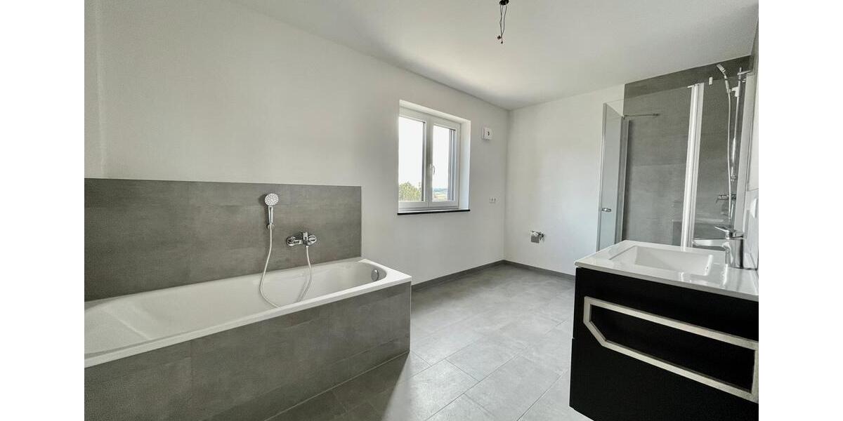 Dachgeschoßwohnung Unterdietfurt - 3 Zimmer, 90 m&sup2;, 1.000&euro; | Angebot:24678585