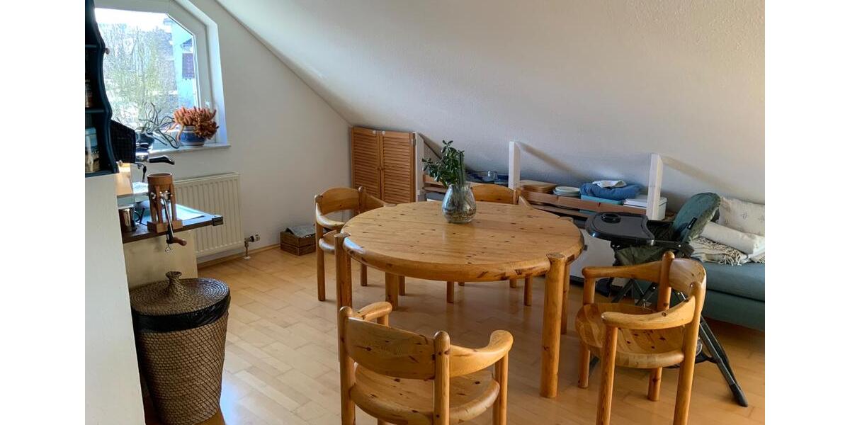 Dachgeschoßwohnung Alsfeld - 3.5 Zimmer, 97 m&sup2;, 1.200&euro; | Angebot:26050748