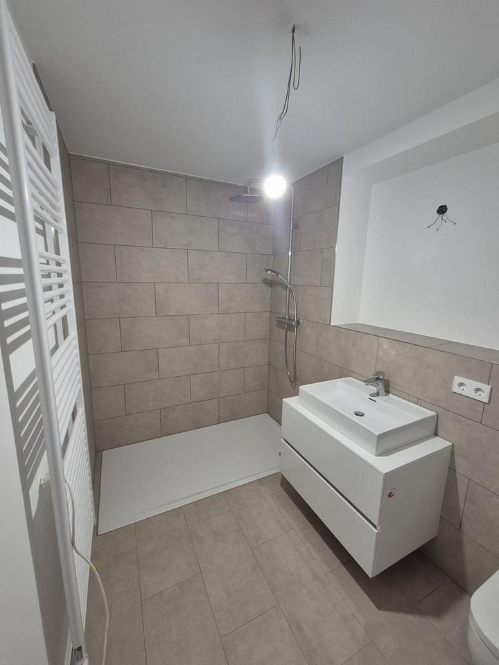 Neubau 3-Zimmer-Wohnung mit Weitblick inkl. EBK und Balkon zimmer